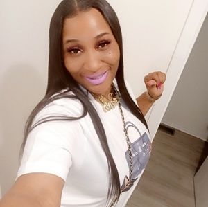 Meet your Posher, Niki